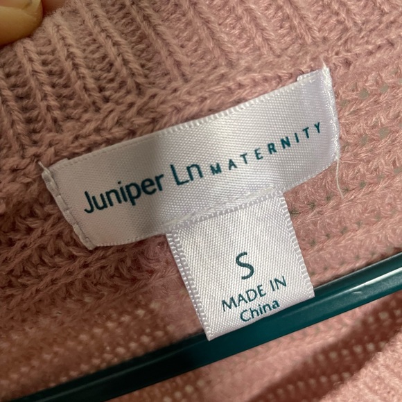 Elegant Pearl-Embellished Pink Sweater - Picture 3 of 3